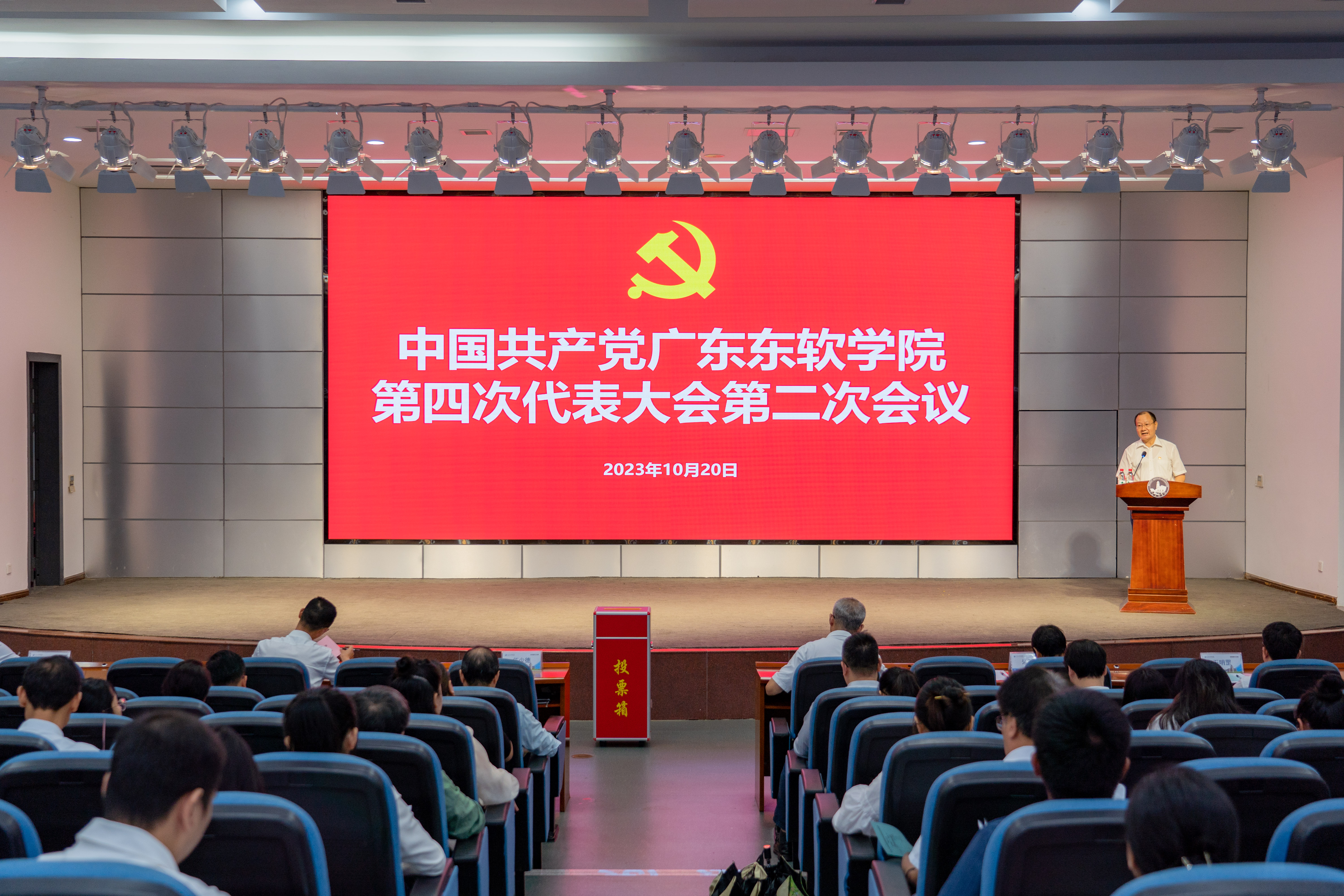 4da4907a966f4a6f892535b8824acf9d.jpg 4da4907a966f4a6f892535b8824acf9d.jpg