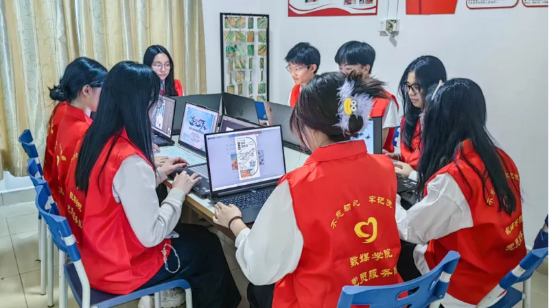 beat365数媒学院学生党支部举办“空军解放日”主题海报创作赛