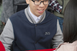 三千毕业生逛校内人才集市　“订单培养”凸显就业优势