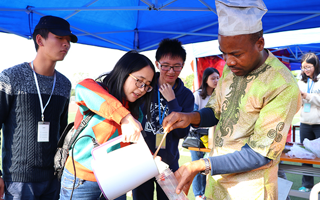 慈善无界，中外学子携手为爱集结