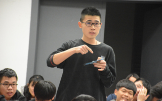 青志队举办近视眼健康科普讲座