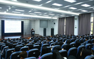 “别怕，有我在，我们在一起。”——当代大学生心理问题讲座开展