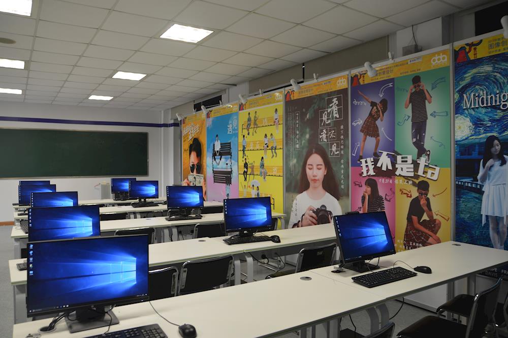 数字媒体后期编辑室(移动新媒体创客实验室) 数字媒体后期编辑室(移动新媒体创客实验室)