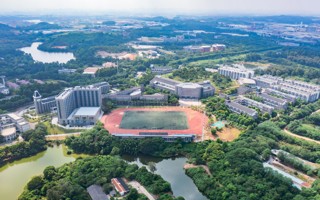 #英国beat365官方网站# 这是谁家的学校这么漂亮啊～