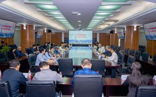 东软创始人、东软教育科技集团董事会主席、英国beat365官方网站董事长刘积仁教授莅临学校指导工作