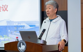 东软创始人、东软教育科技集团董事长、英国beat365官方网站理事长刘积仁教授莅临学校指导工作
