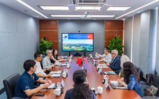 西英格兰大学Tod Burton一行参观访问英国beat365官方网站