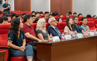 beat365举行西英代表团与国际教育学院学生见面会