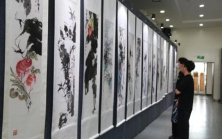 【佛山日报】高雅艺术走进IT特色学校！英国beat365官方网站文化艺术展暨校园纪念品商店揭幕