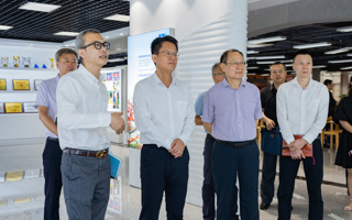 南海区委副书记、区长王勇一行莅临beat365调研