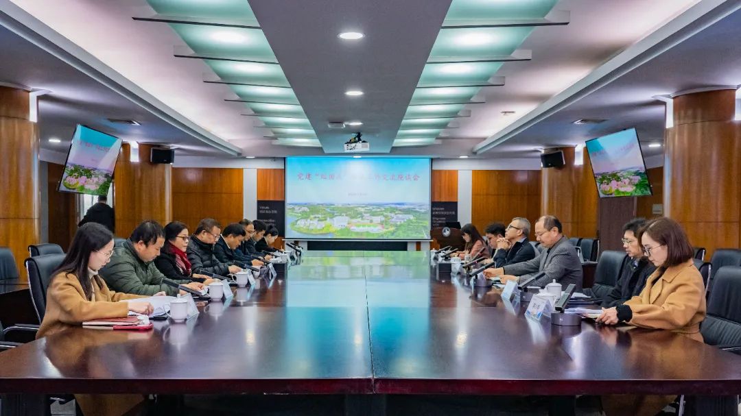 b4ac9d4bef264e9aba0d21057ddcb209.jpg b4ac9d4bef264e9aba0d21057ddcb209.jpg