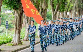 长途拉练、真人CS、消防演习……咱们军训还是太全面了！