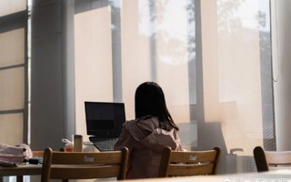 当我问DeepSeek ：“大学生学习状态恢复指南？”，它的建议是……