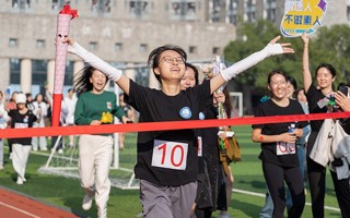 奔跑吧，青年！一二九火炬接力跑燃动校园