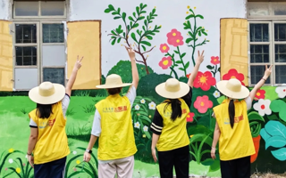 "墙"烈推荐！东软学子用画笔"种"出立体花园