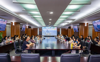 英国beat365官方网站集中收看纪念中国人民抗日战争暨世界反法西斯战争胜利80周年大会