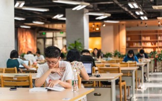 校园放假前后的AB面，哪一面更戳你？