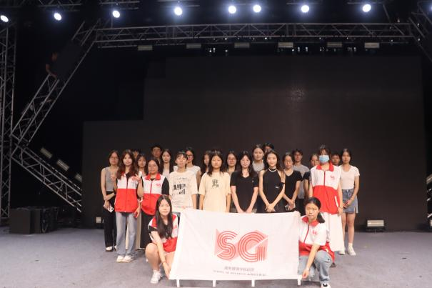 77ff80f1431f4ba1ababcf115c5a5218.png 77ff80f1431f4ba1ababcf115c5a5218.png