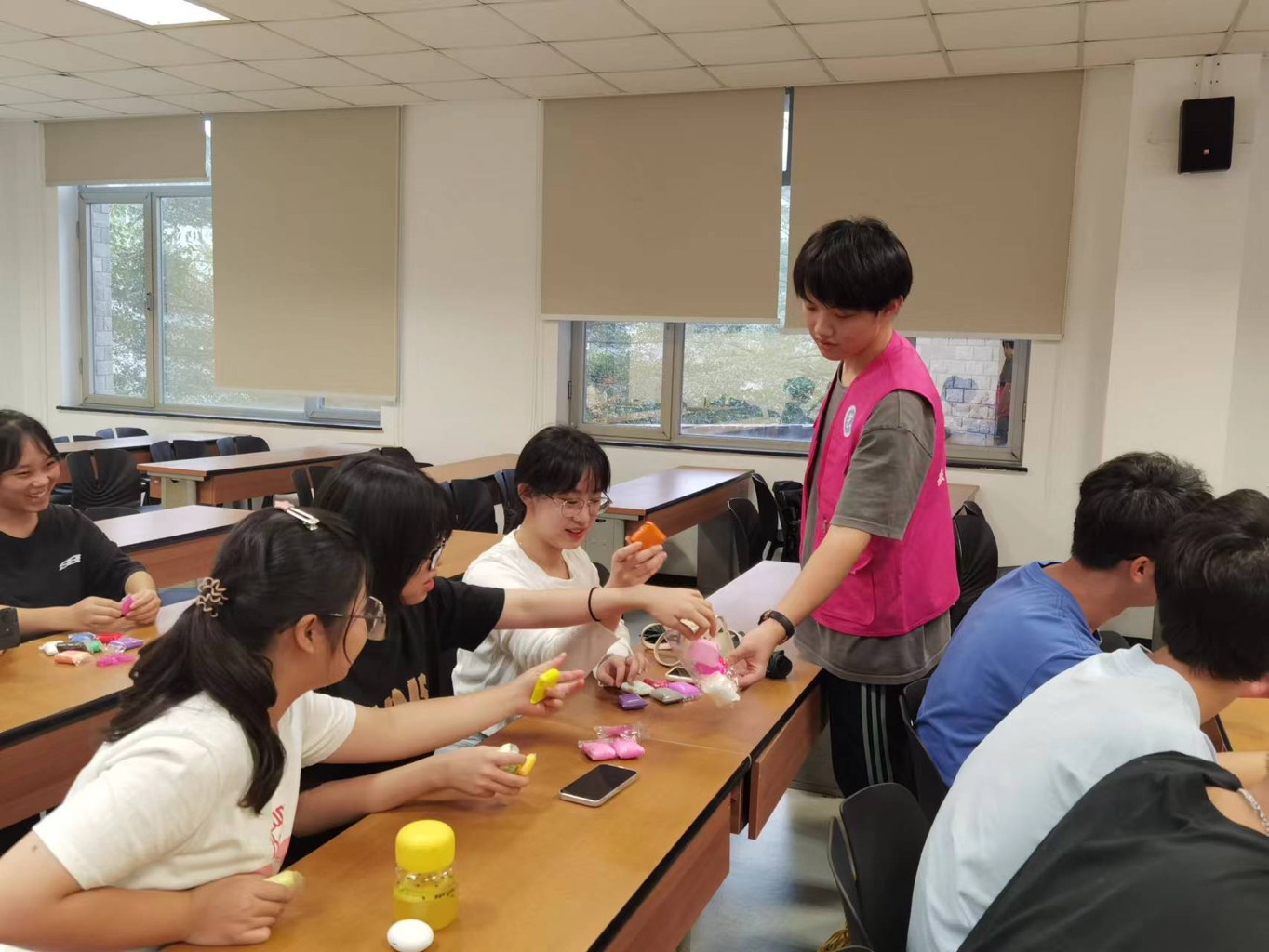 2458f508364e4dacb07e42b8b8ba7ca1.png 2458f508364e4dacb07e42b8b8ba7ca1.png