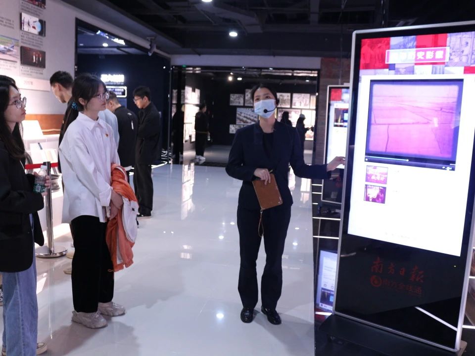 e76e1ae59f23402ba371c92dcb8e48c7.jpg e76e1ae59f23402ba371c92dcb8e48c7.jpg