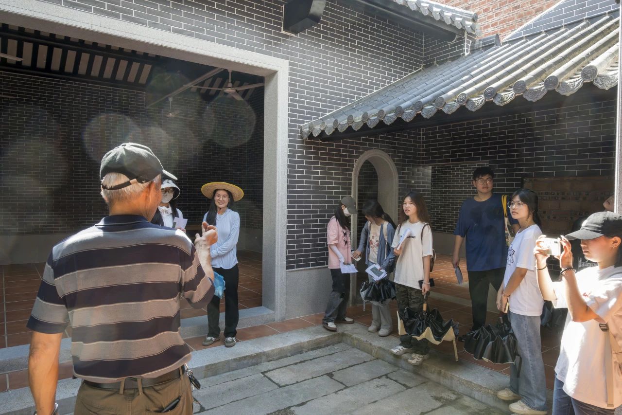 e15d20ffcc744f3b90c4d766e4637eee.jpg e15d20ffcc744f3b90c4d766e4637eee.jpg