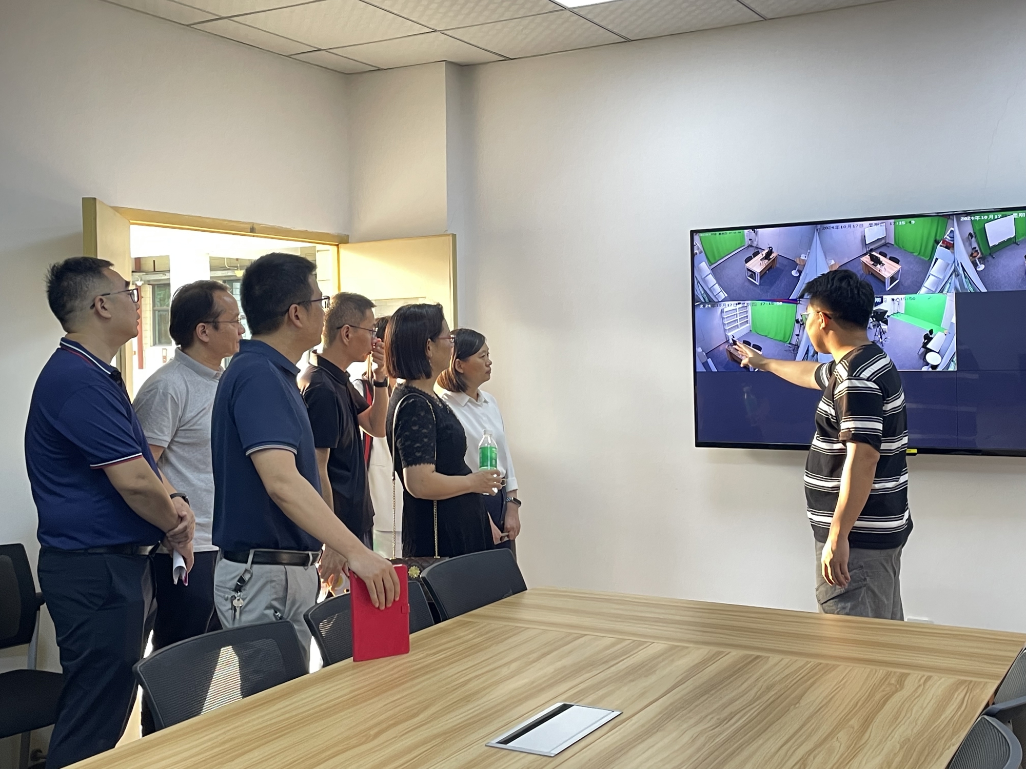 93c02ccbf3d14de1b3f47607440a4cc5.jpg 93c02ccbf3d14de1b3f47607440a4cc5.jpg