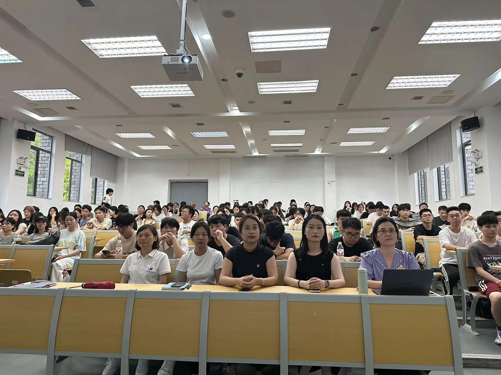 6e014bc12a4f4d7c93e6faa7271e3d6c.jpg 6e014bc12a4f4d7c93e6faa7271e3d6c.jpg